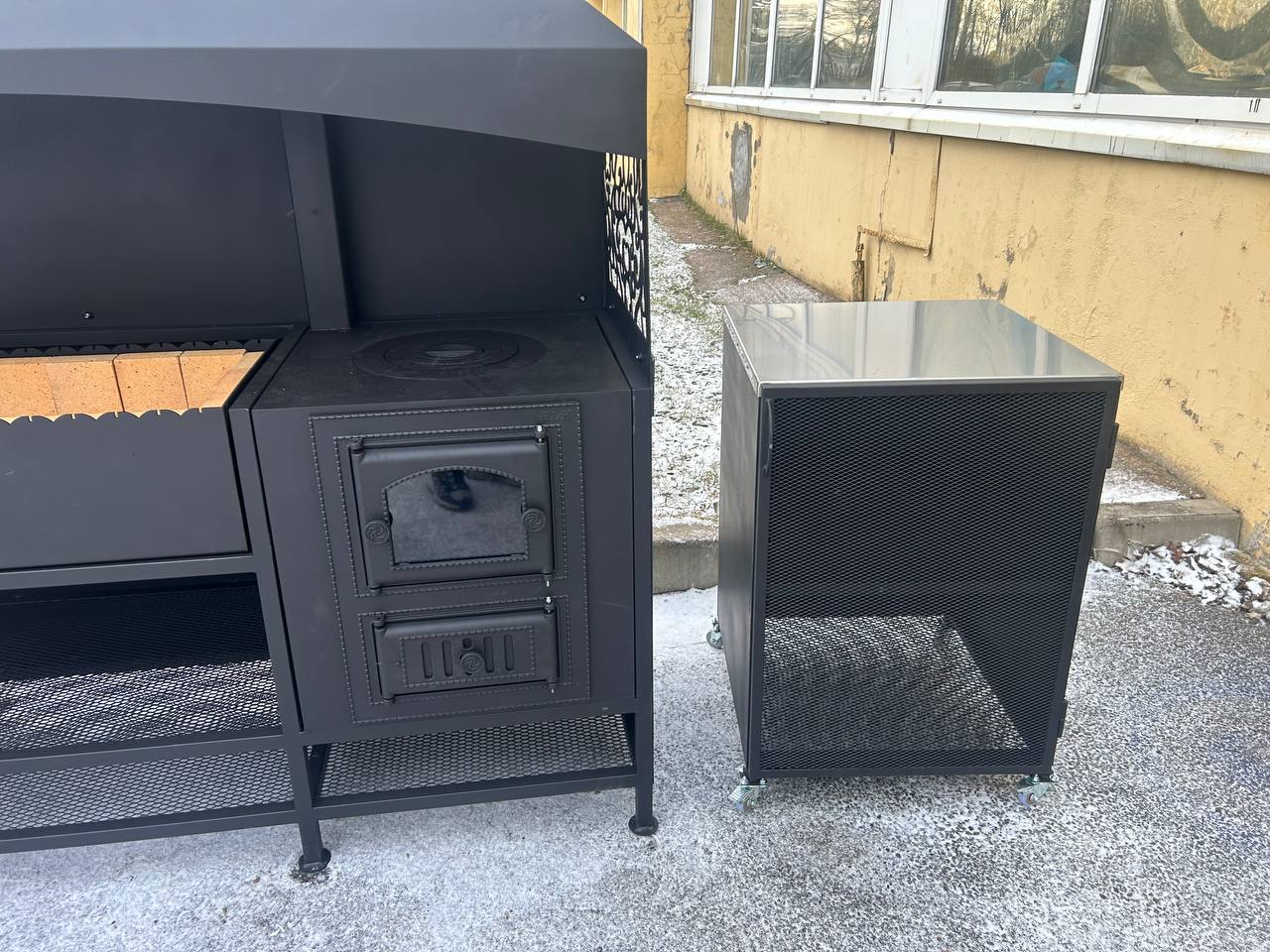 mangalnaya-zona-s-pechyu-i-mojkoj,-ulichnyij-barbekyu-kompleks,-mangal-s-tumbami-i-shkafami,-modul-pod-tandyir_6